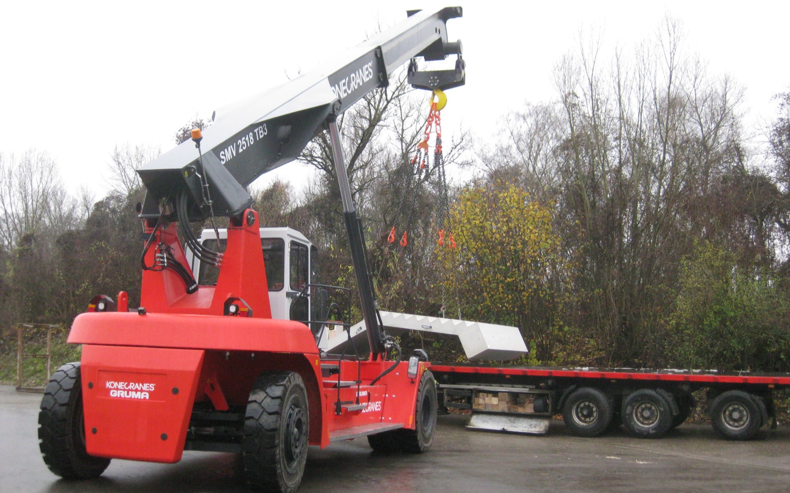 Reachstacker SMV 2518TB3